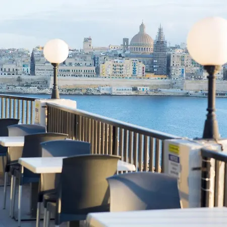 Marina Hotel