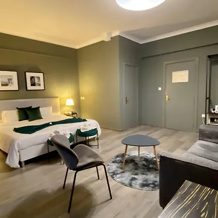 Marina Hotel