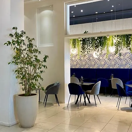 Marina Hotel 3*